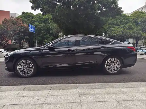 Hongqi H5 2022
