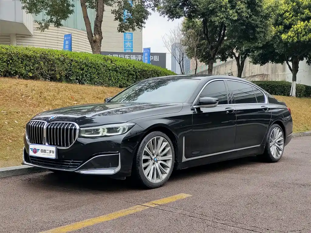 BMW 7 Series 2021 — фото 1