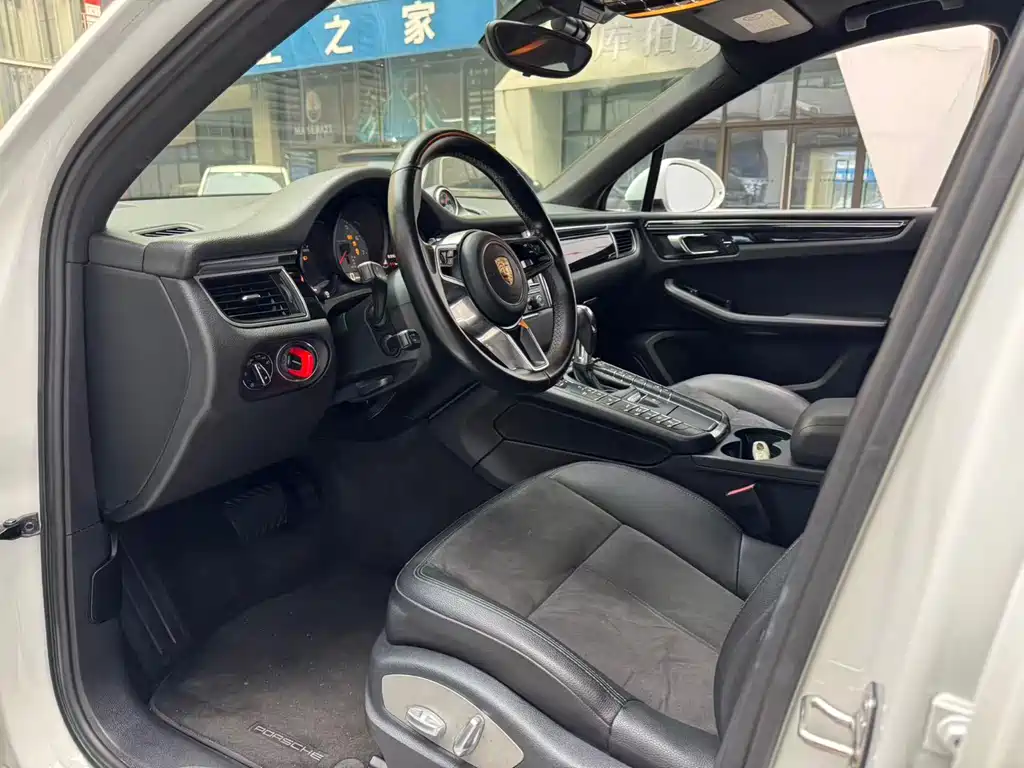 Porsche Macan 2015 — фото 12