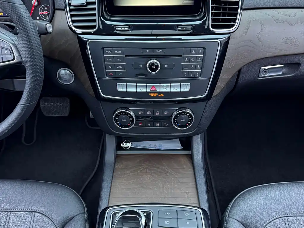 Mercedes-Benz GLE 2016 — фото 12