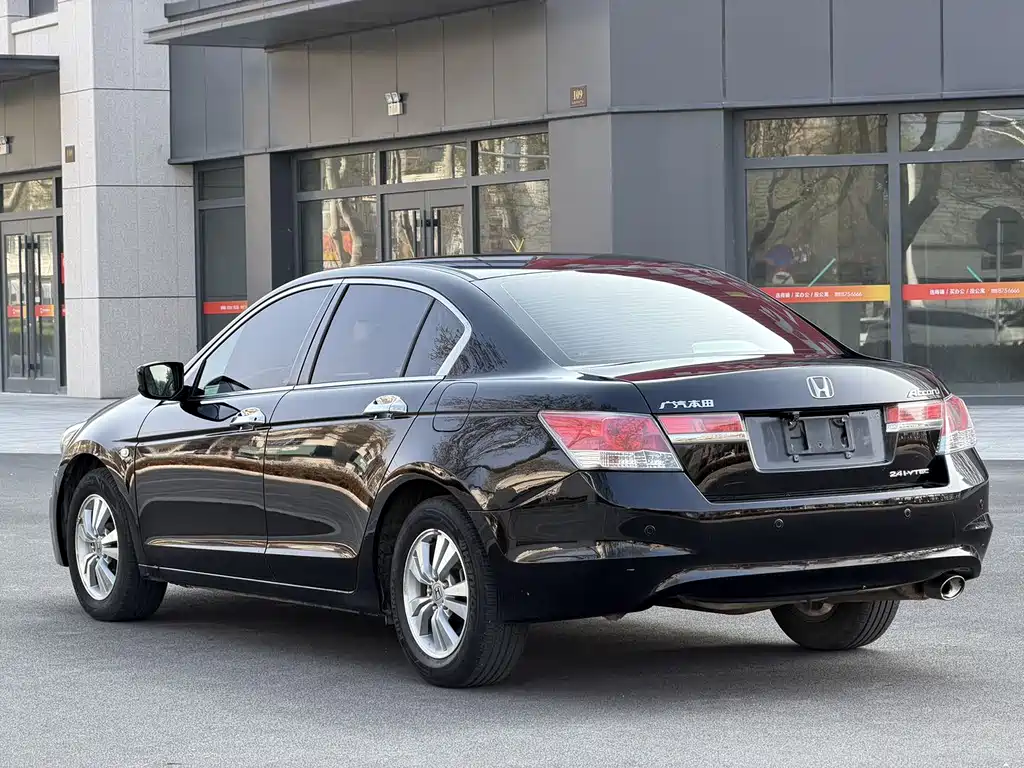 Honda Accord 2011 — фото 4