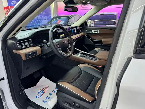 Ford Explorer 2023