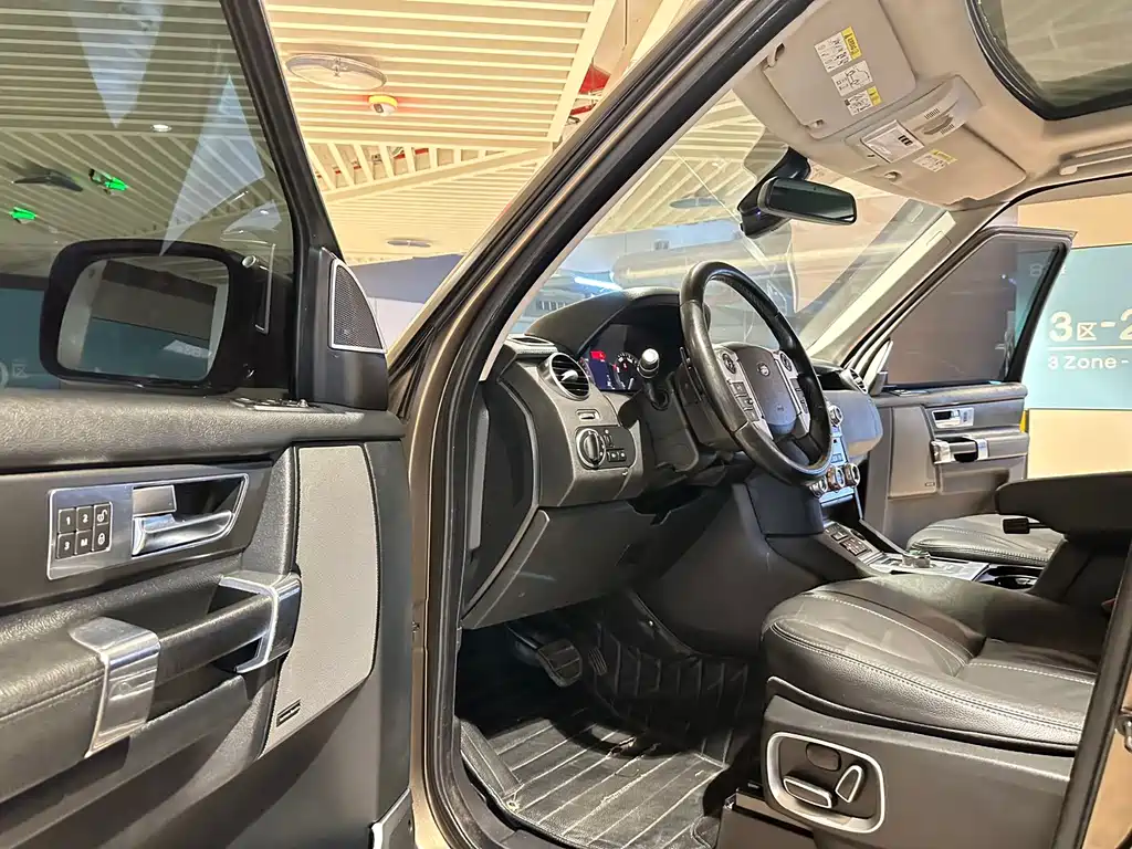 Land Rover Discovery 2013 — фото 10