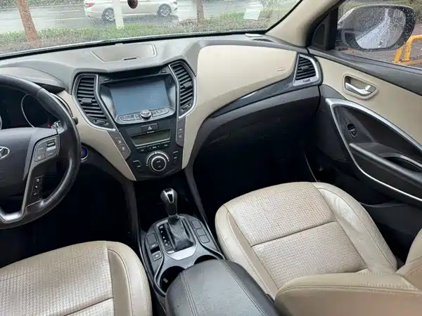 Hyundai Santa Fe 2014