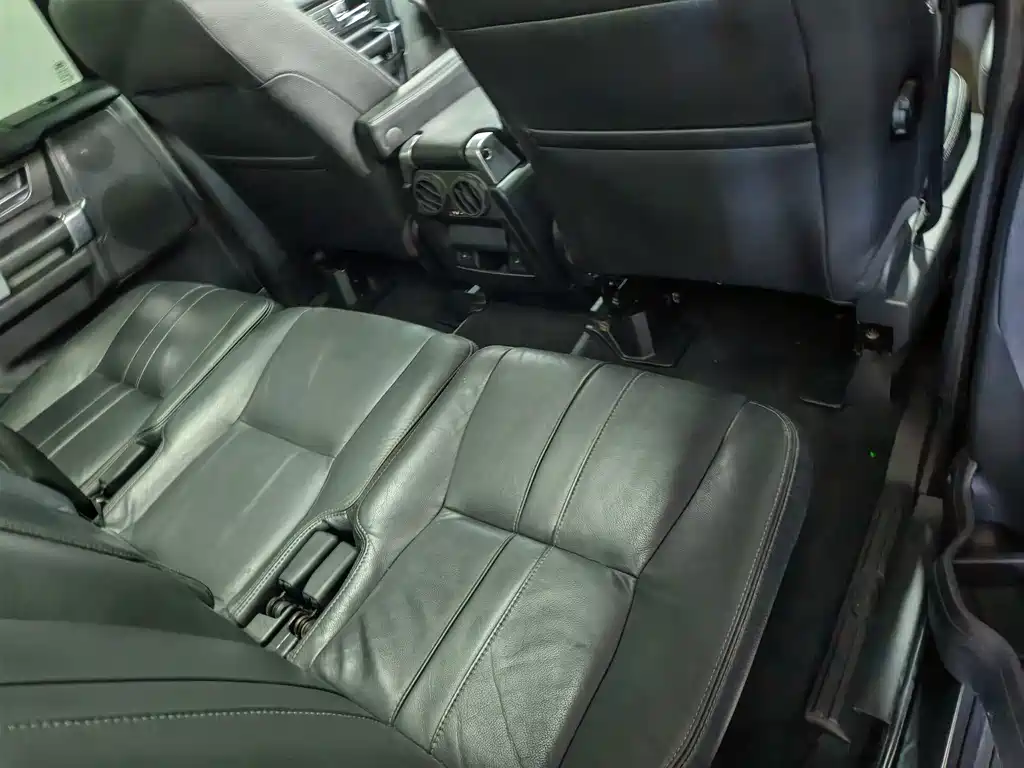 Land Rover Discovery 2016 — фото 12