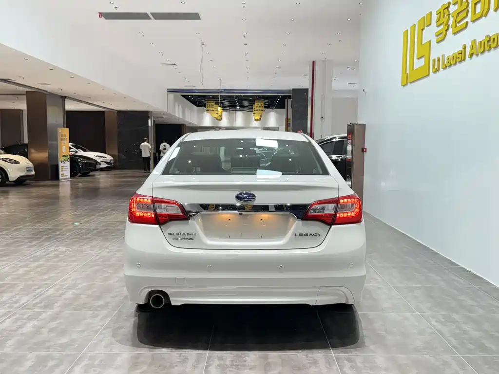 Subaru Legacy 2018 — фото 5