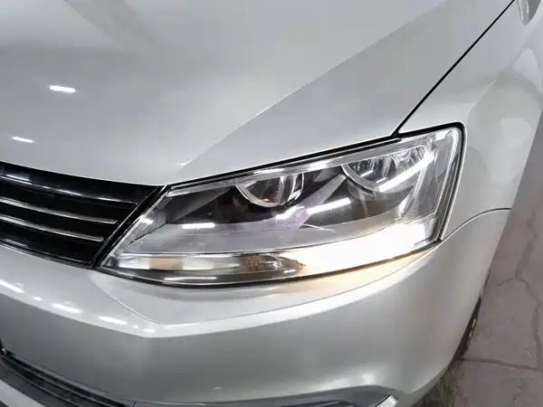Volkswagen Sagitar 2014