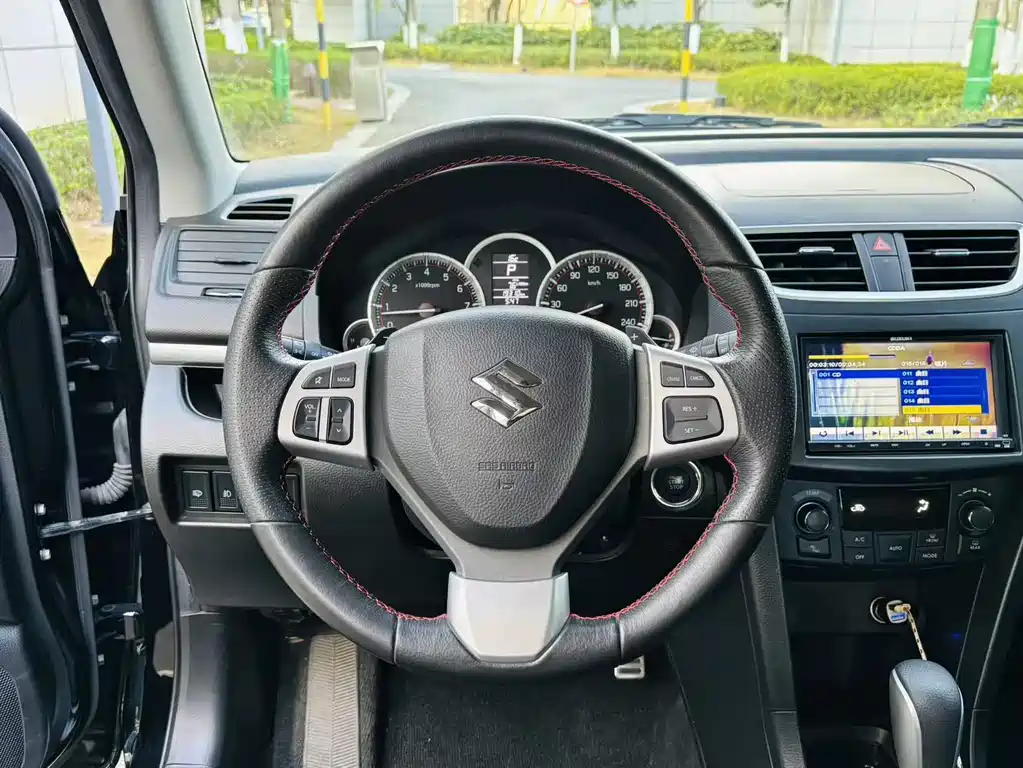 Suzuki Swift 2015 — фото 18