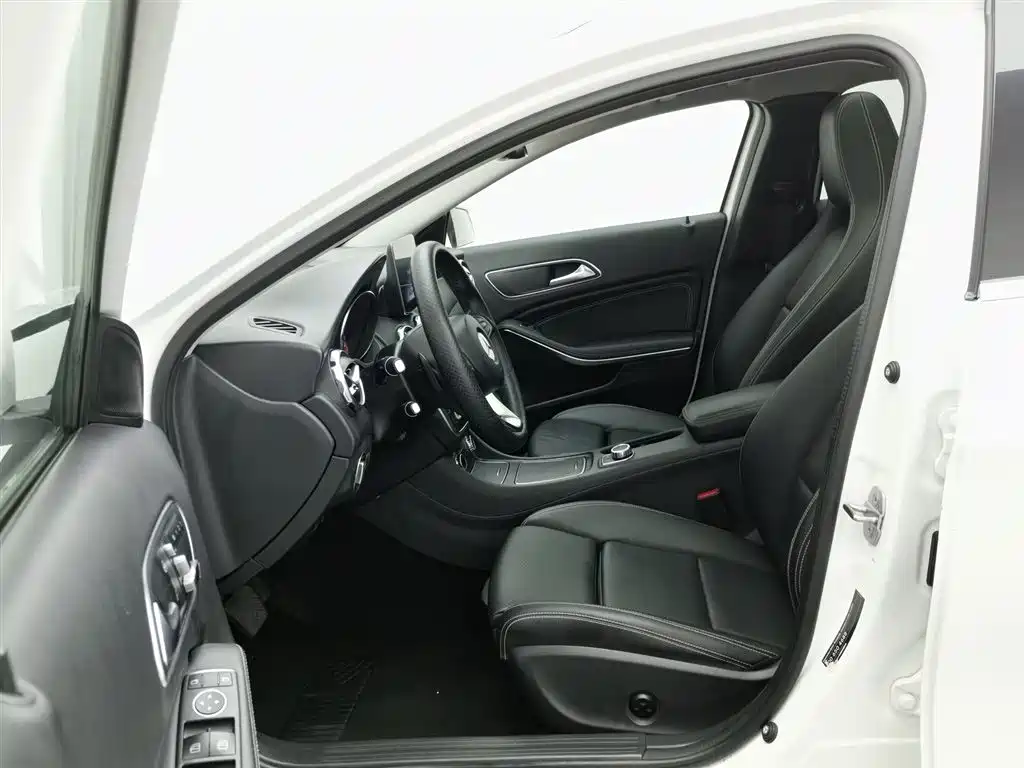Mercedes-Benz GLA 2018 — фото 10