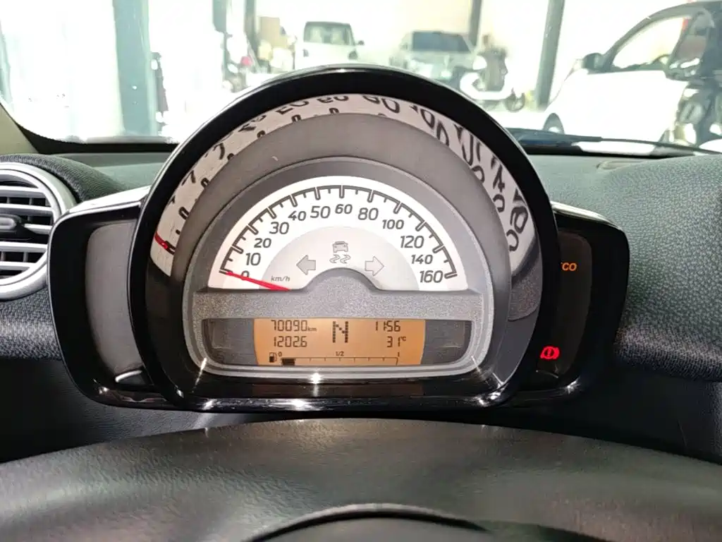 smart fortwo 2015 — фото 12