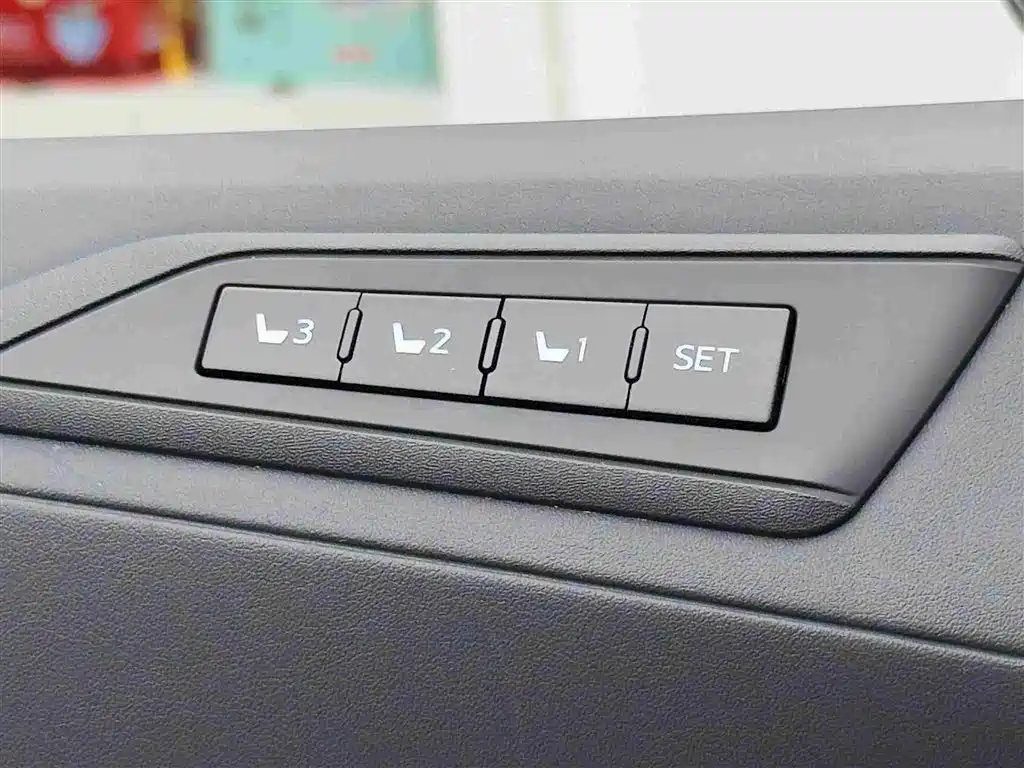 Toyota Vellfire 2022 — фото 17