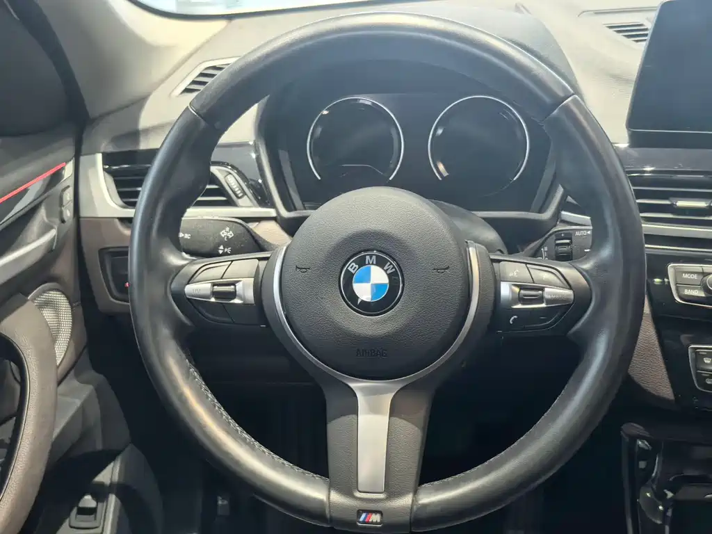 BMW X1 2022 — фото 12