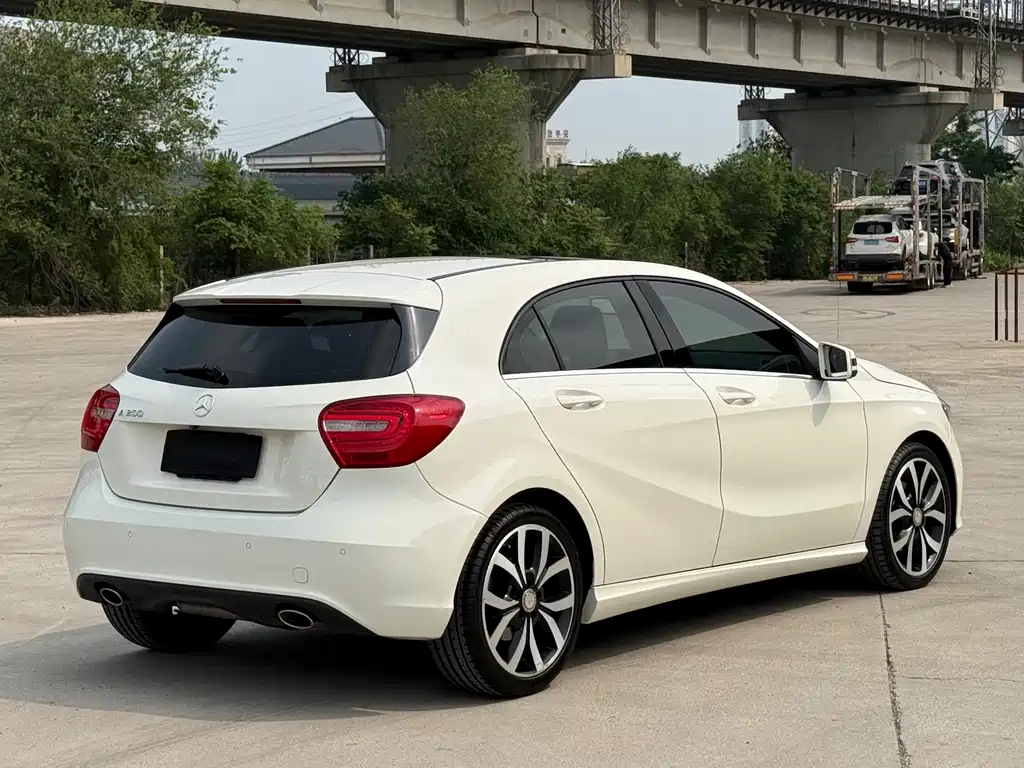 Mercedes-Benz A-Class 2015 — фото 6