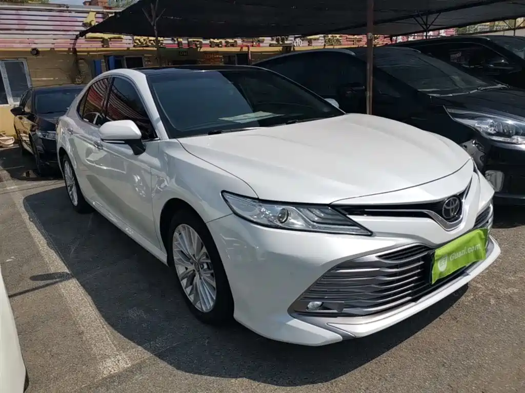 Toyota Camry 2019 — фото 3