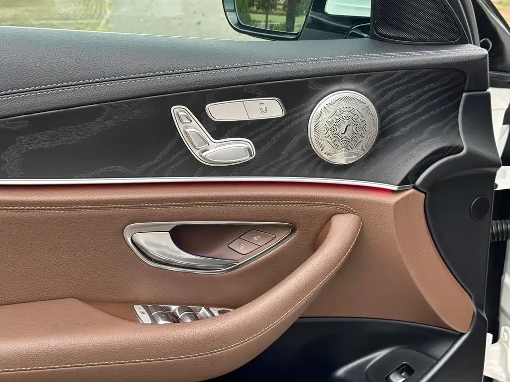 Mercedes-Benz E-Class 2019 — фото 17