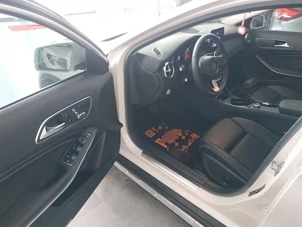 Mercedes-Benz GLA 2018 — фото 13