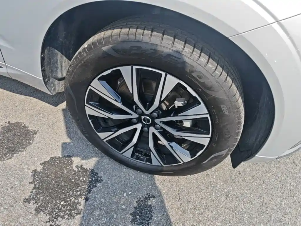 Volvo XC60 2025 — фото 14