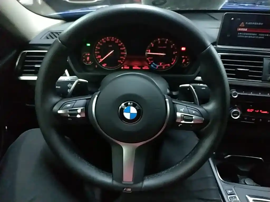 BMW 3 Series 2019 — фото 11
