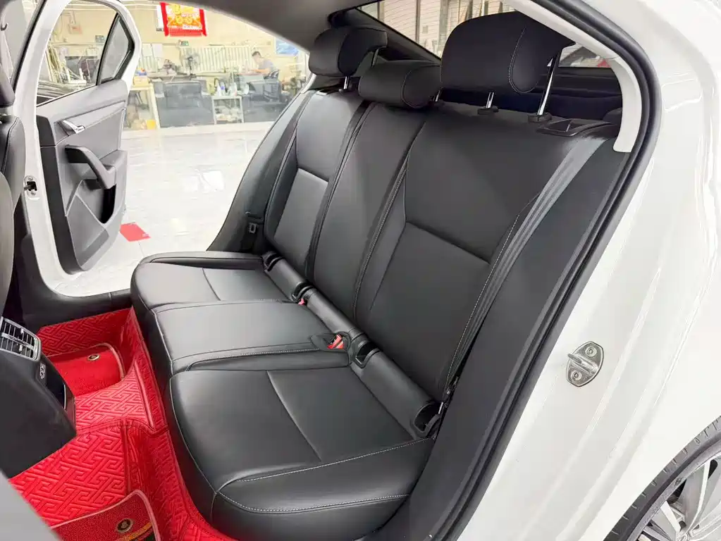 Skoda Octavia 2022 — фото 18