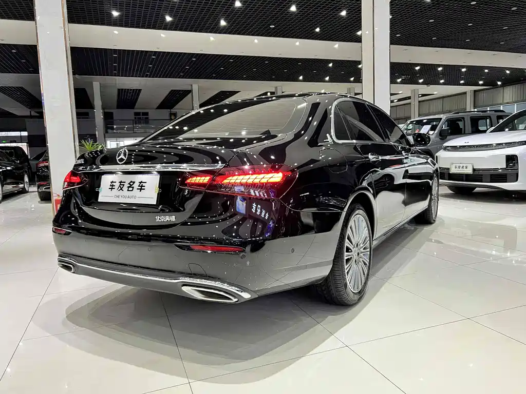 Mercedes-Benz E-Class 2023 — фото 16