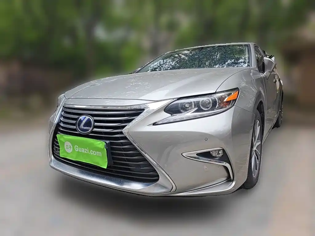 Lexus ES 2017 — фото 1