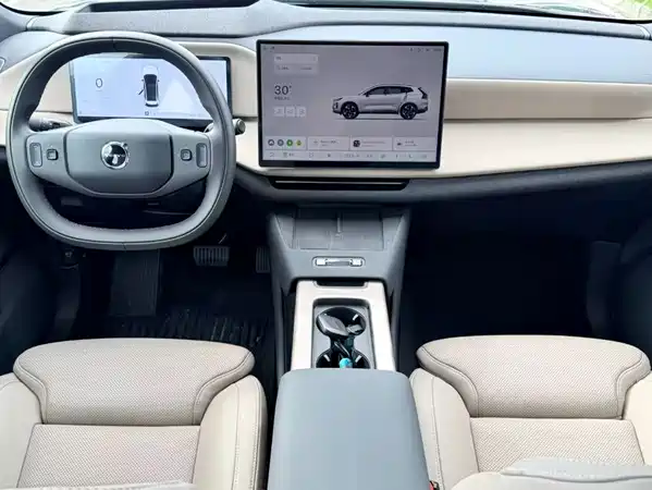 Volvo XC70 Plug-In Hybrid 2025