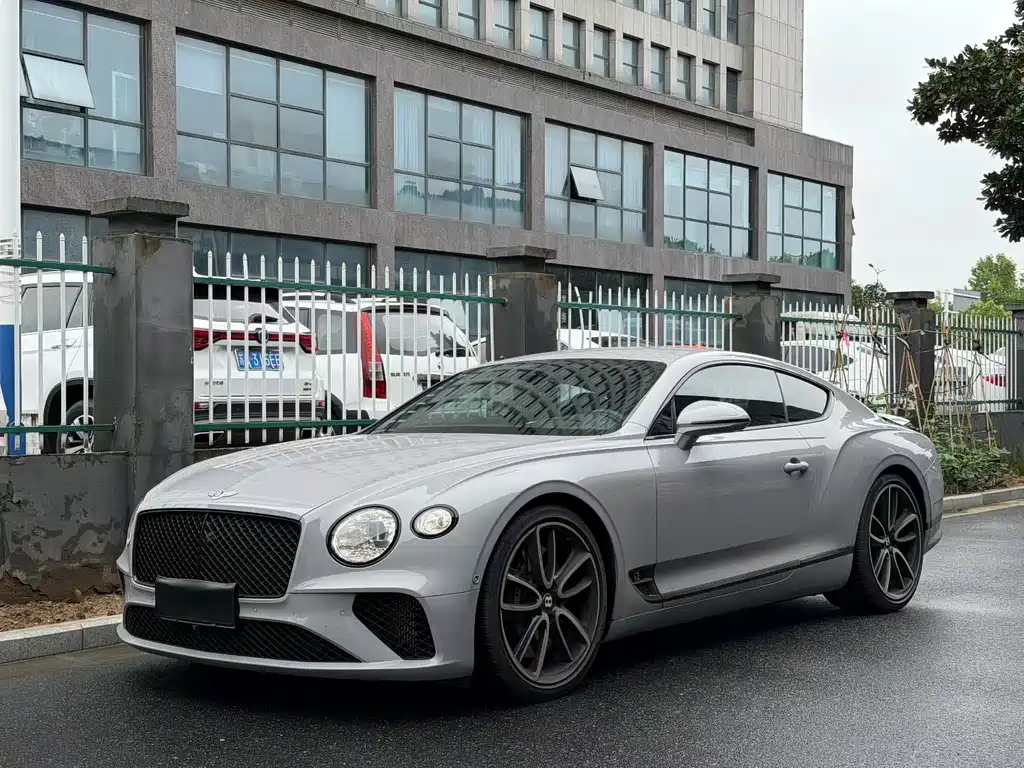 Bentley Continental 2020 — фото 1