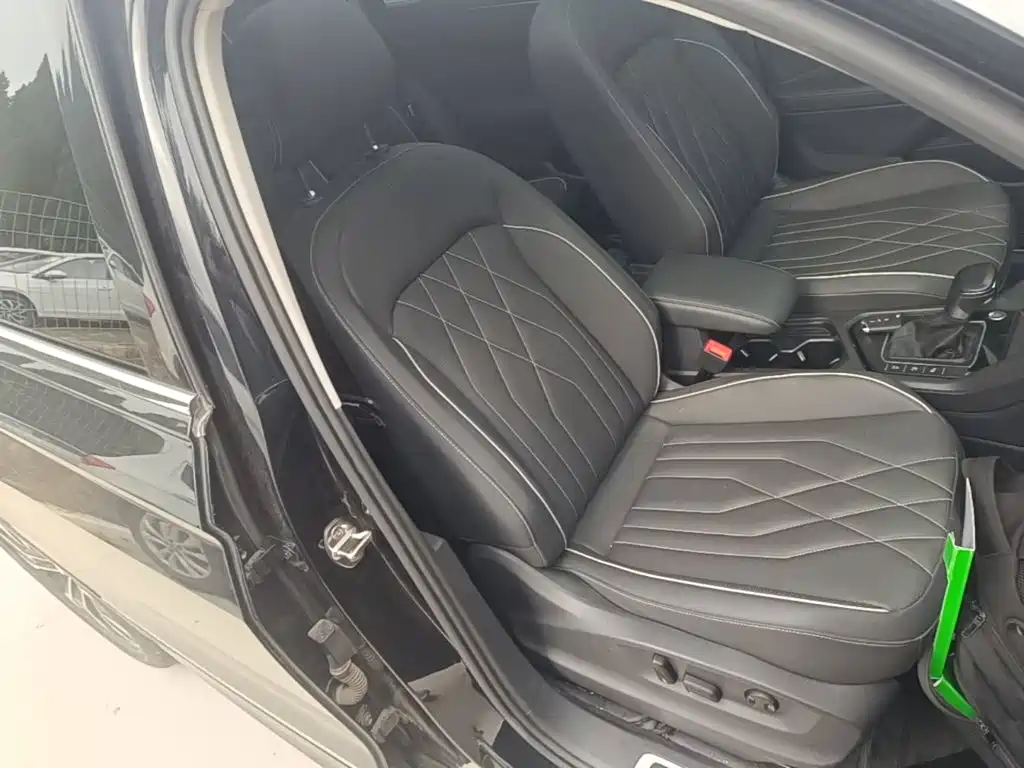 Volkswagen Tiguan L 2023 — фото 25