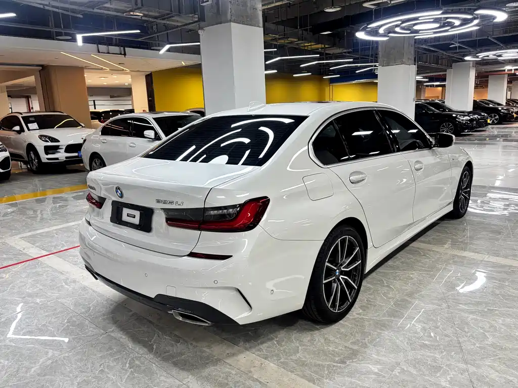 BMW 3 Series 2021 — фото 18