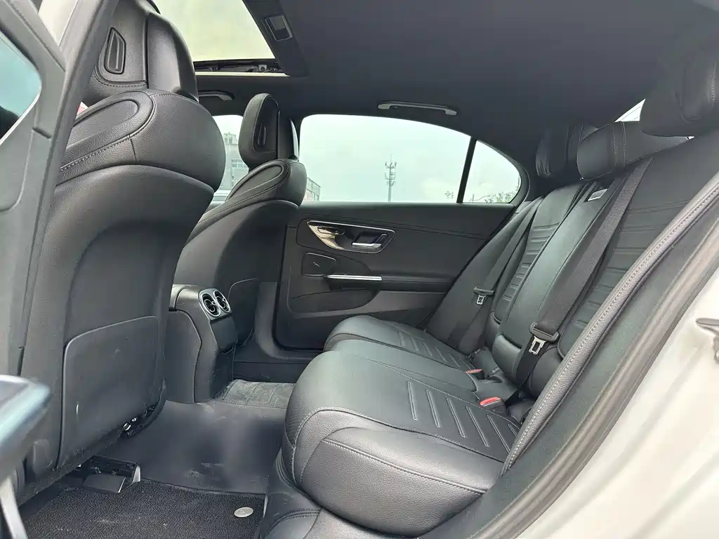 Mercedes-Benz C-Class 2023 — фото 9