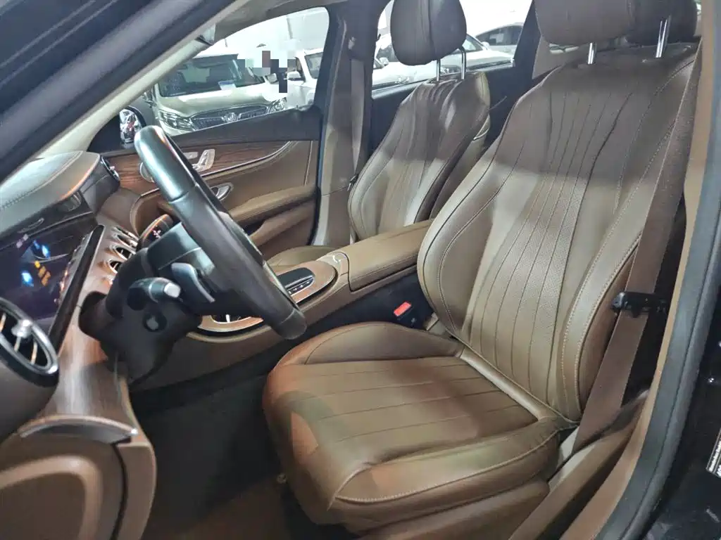 Mercedes-Benz E-Class 2023 — фото 22