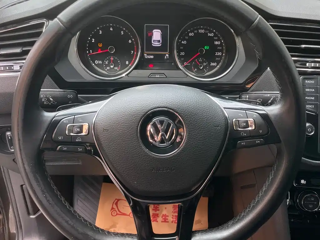 Volkswagen Tiguan L 2019 — фото 9