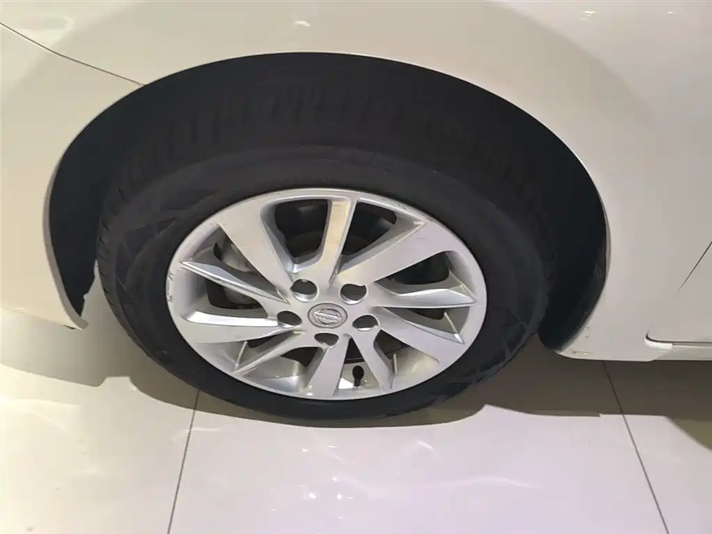 Nissan Tiida 2018 — фото 23