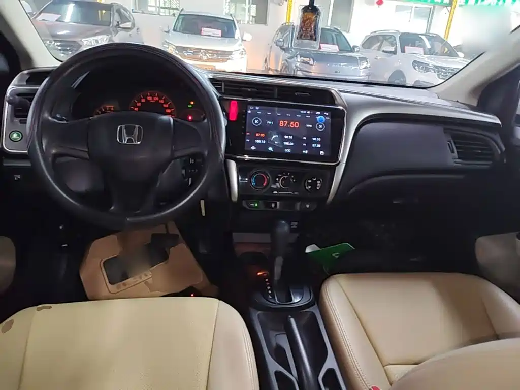 Honda City 2017 — фото 10