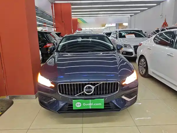 Volvo S60 2023