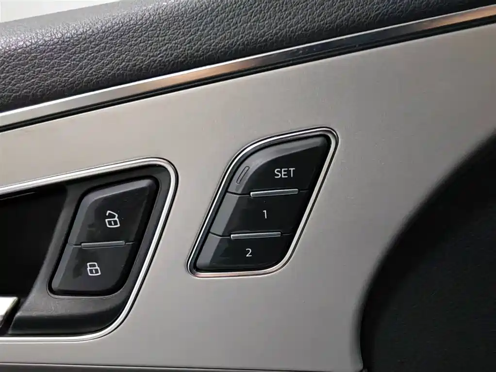 Audi Q7 2019 — фото 12