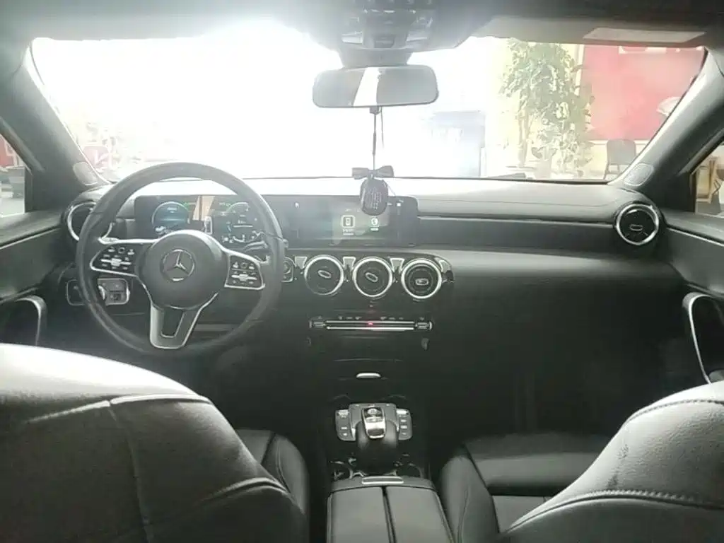 Mercedes-Benz A-Class 2021 — фото 6