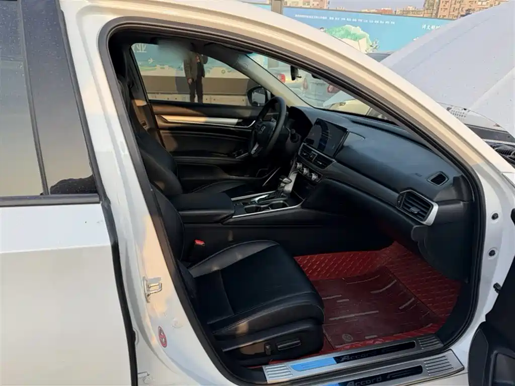 Honda Accord 2022 — фото 11