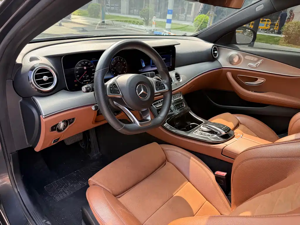 Mercedes-Benz E-Class 2018 — фото 15