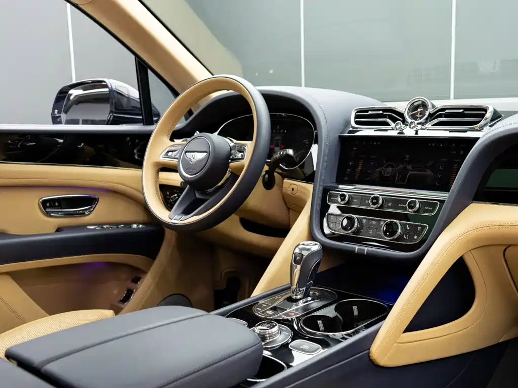 Bentley Bentayga 2024 — фото 15