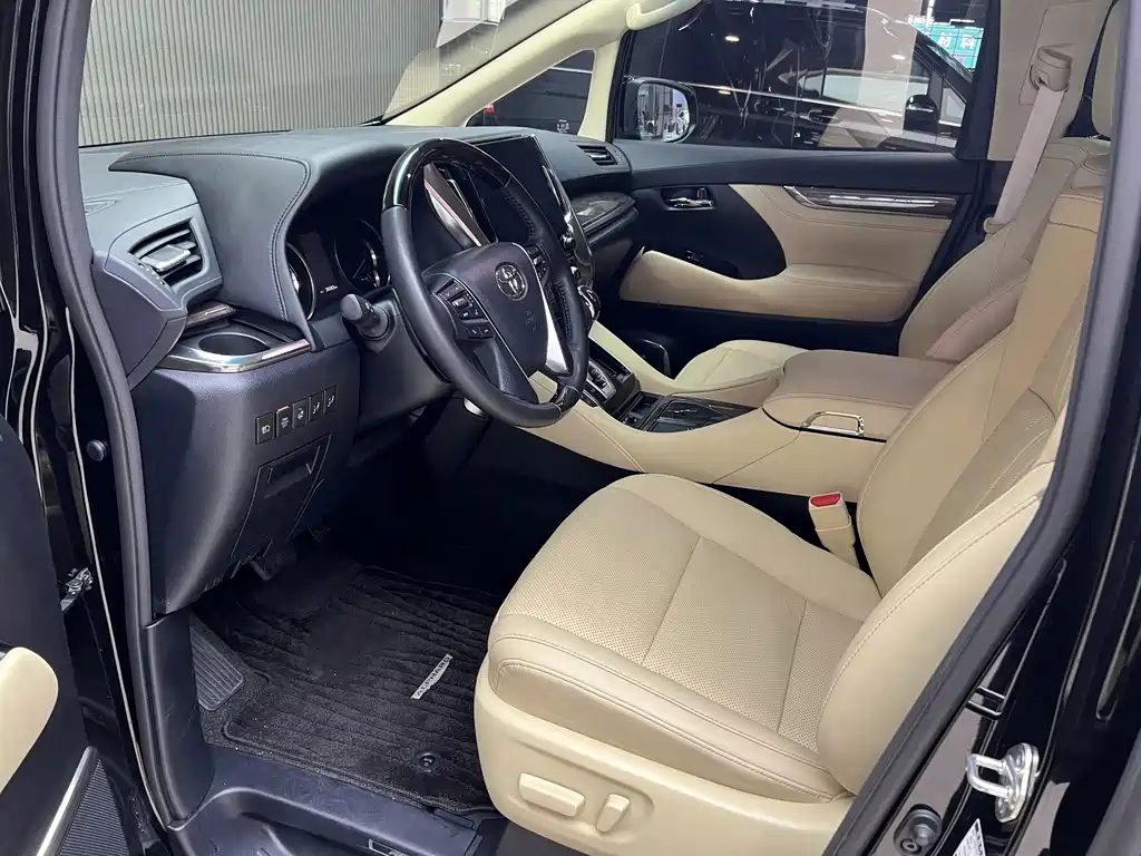 Toyota Alphard 2023 — фото 11