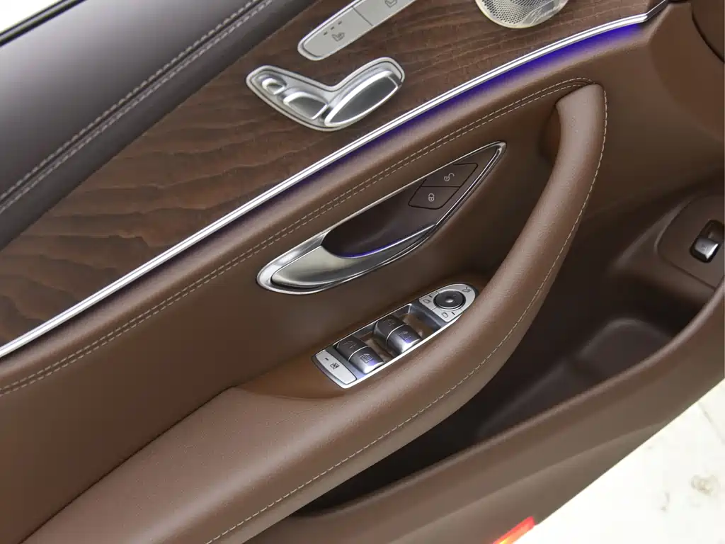 Mercedes-Benz E-Class 2022 — фото 10