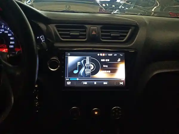 Kia K2 2015