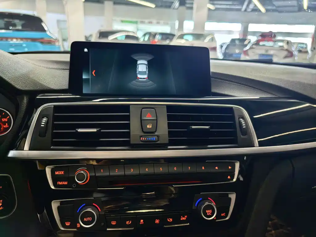 BMW 3 Series 2019 — фото 12