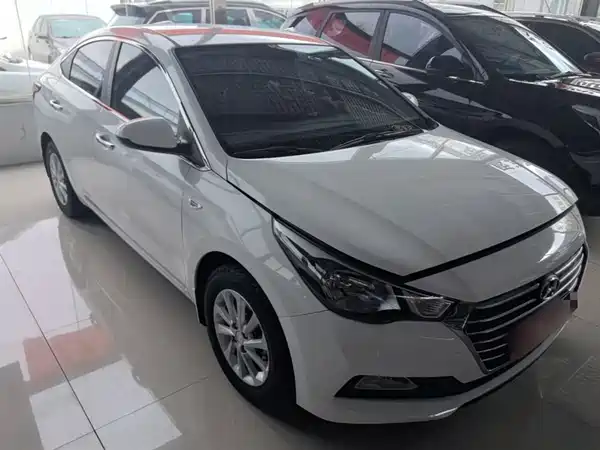 Hyundai Verna 2016