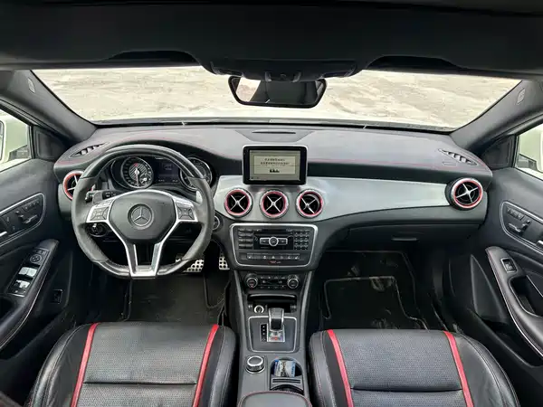 Mercedes-Benz GLA AMG 2015