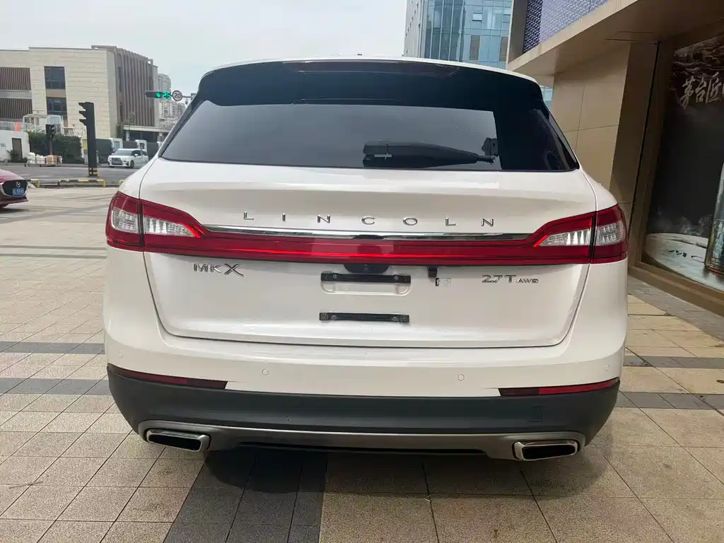 Lincoln MKX 2018 — фото 25