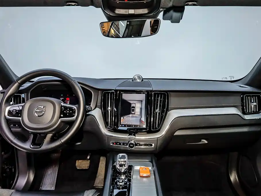 Volvo XC60 Plug-In Hybrid 2024 — фото 24