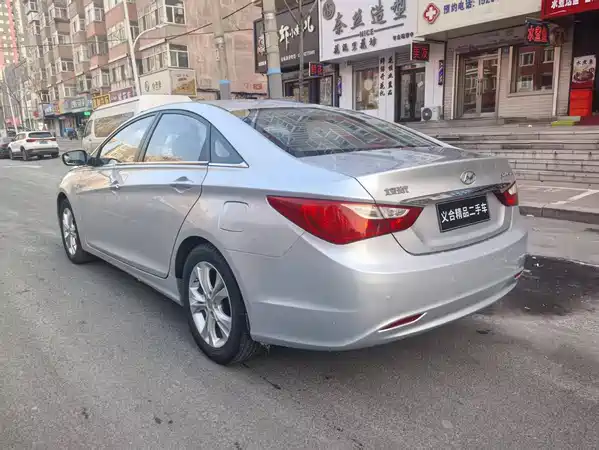 Hyundai Sonata 2011