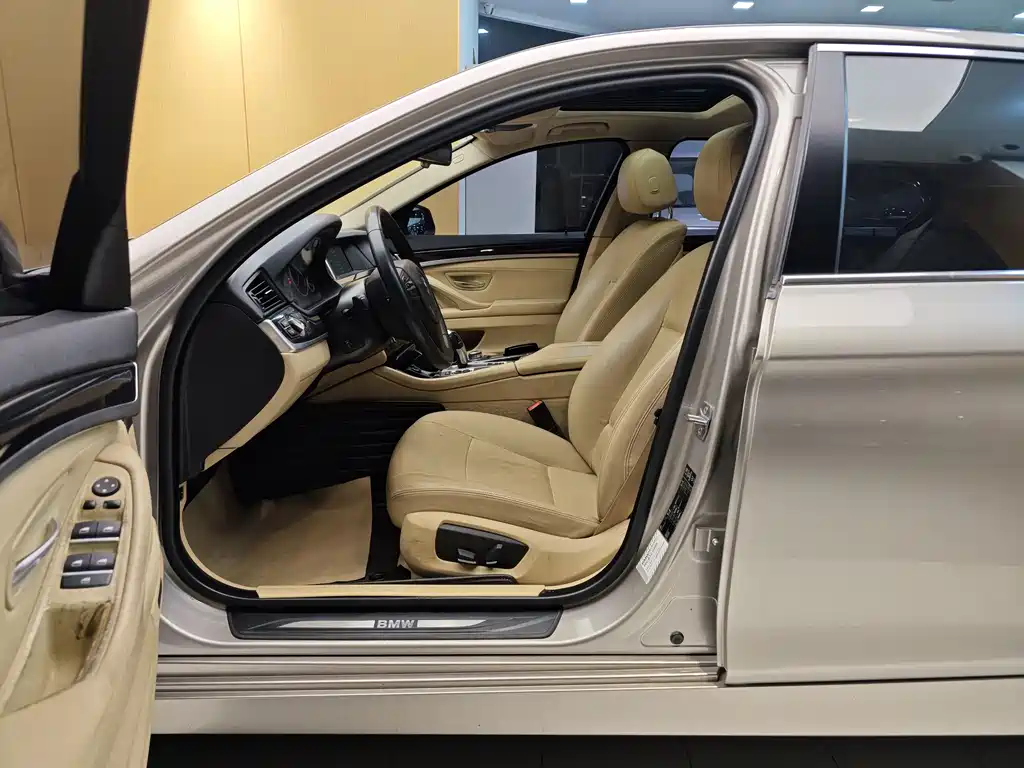 BMW 5 Series 2014 — фото 14